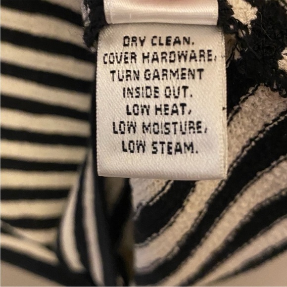 St. John Black and Off White Striped Wool Blend Knit Cardigan Sweater size 6 - Picture 10 of 11